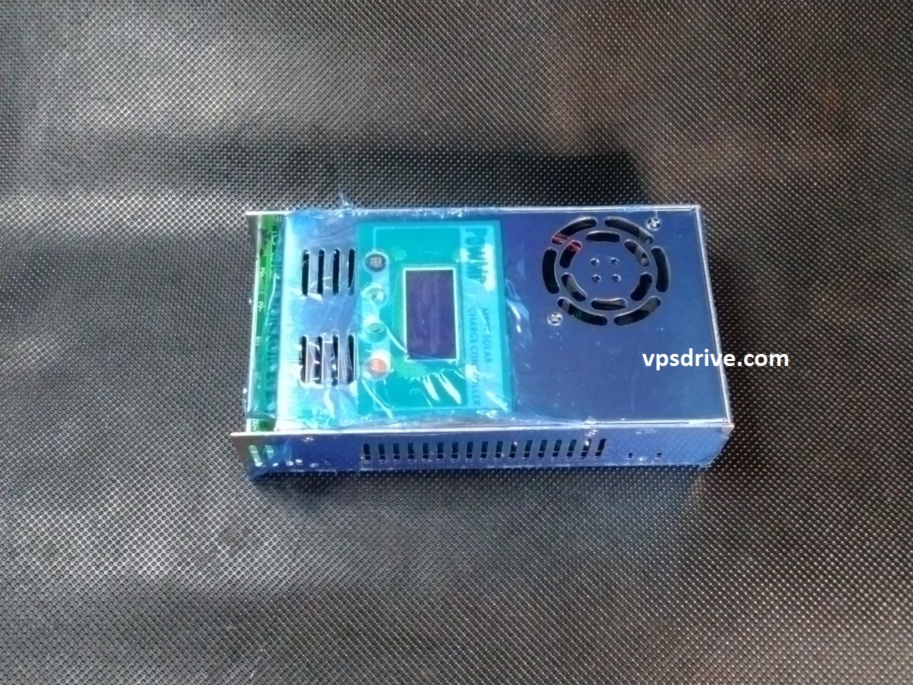 MPPT solar charge controller for battery charging