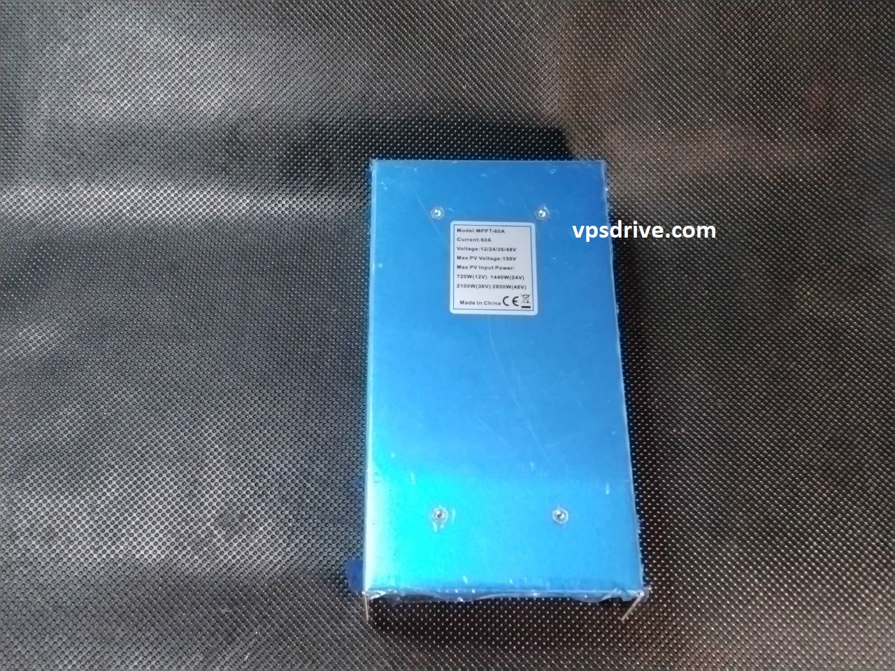 MPPT solar charge controller for battery charging