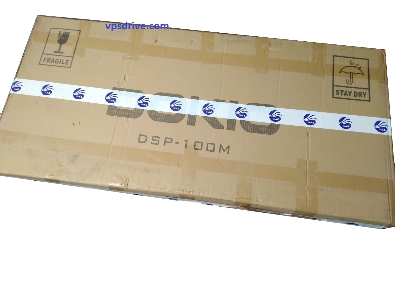 Solar panel for a power station, made of silicon and waterproof, with a capacity of 100W