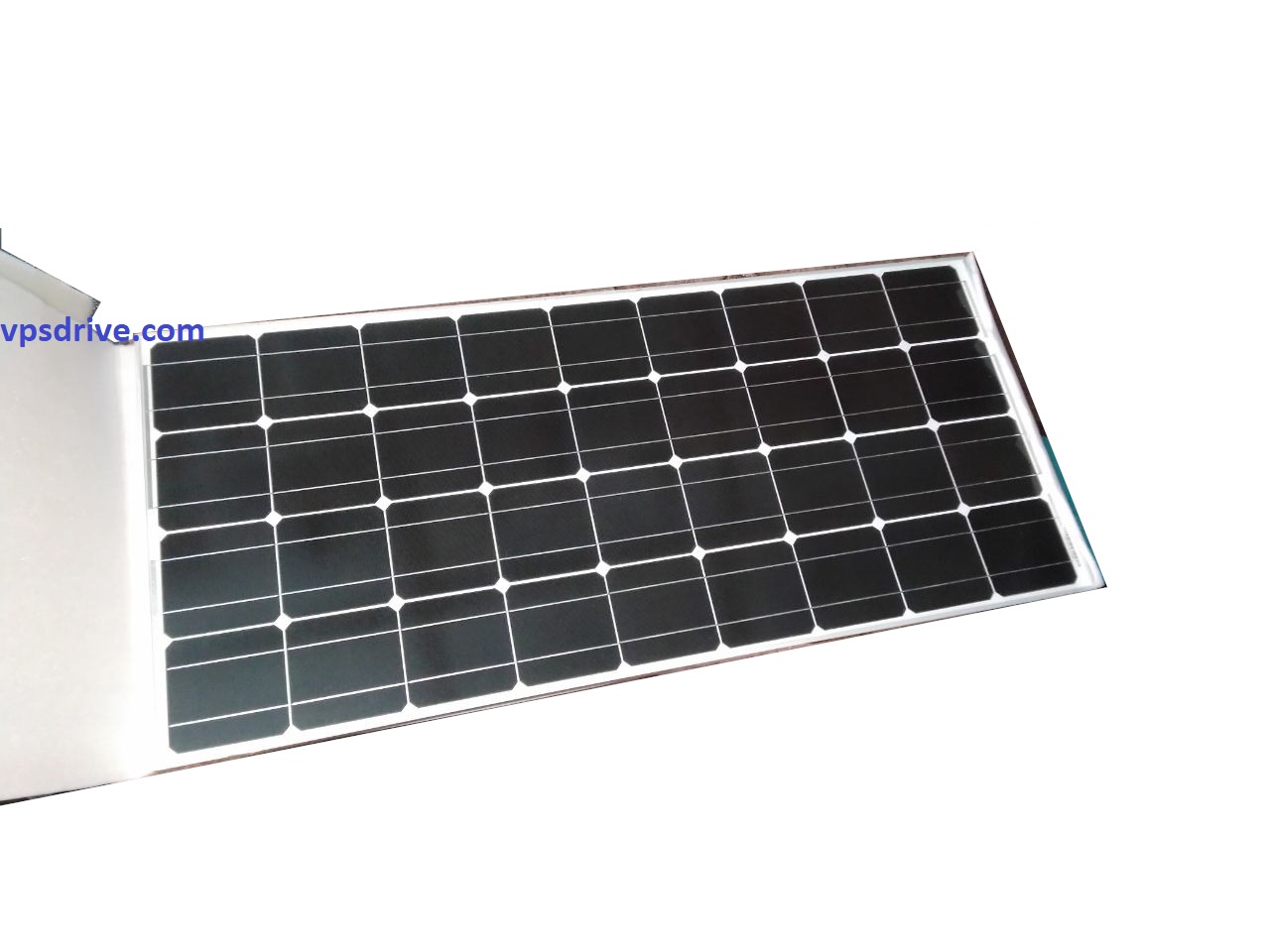 Solar panel for a power station, made of silicon and waterproof, with a capacity of 100W
