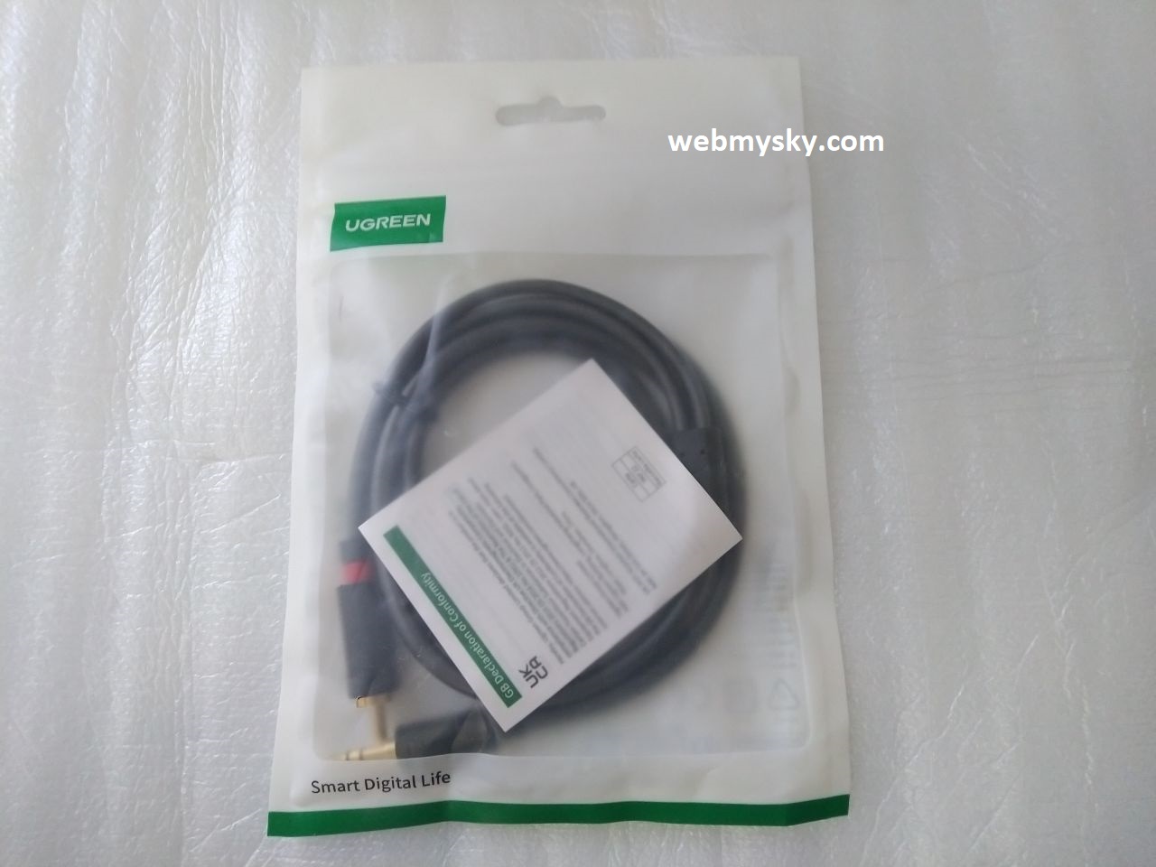 The Ugreen Audio Cable with 3.5mm Jack and RCA Connectors