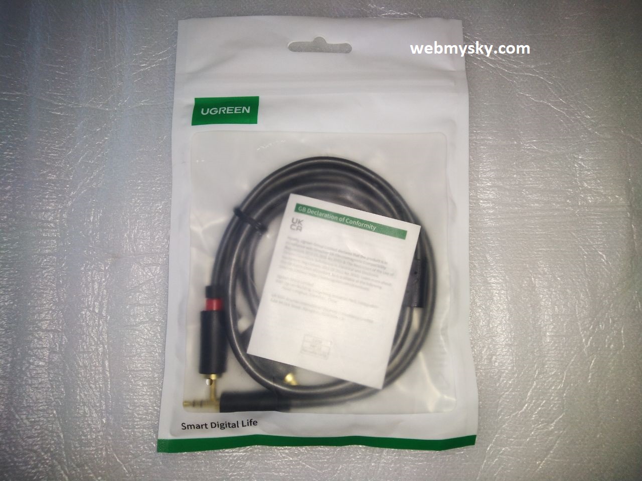 The Ugreen Audio Cable with 3.5mm Jack and RCA Connectors